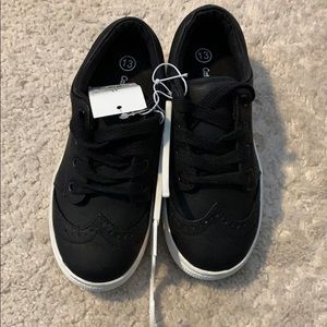 Cat & Jack wingtip sneakers